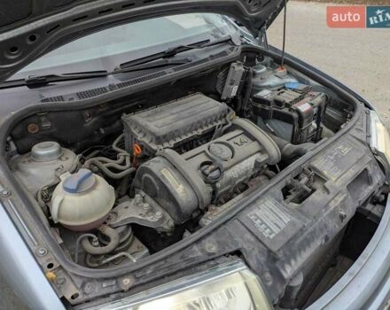 Серый Шкода Фабия, объемом двигателя 1.39 л и пробегом 230 тыс. км за 5000 $, фото 22 на Automoto.ua