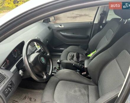 Шкода Фабия 2006 в Умани на Automoto.ua Серый Шкода Фабия, объемом двигателя 1.39 л и пробегом 230 тыс. км за 5500 $, фото 6 на Automoto.ua