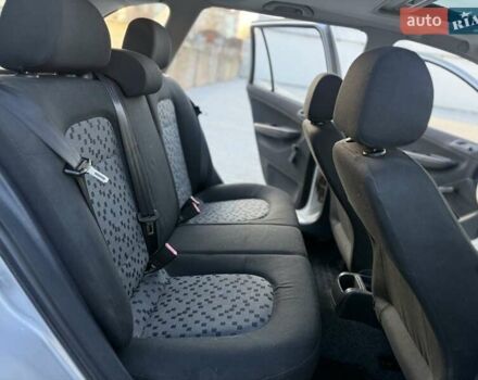 Сірий Шкода Фабія, об'ємом двигуна 1.39 л та пробігом 164 тис. км за 3999 $, фото 26 на Automoto.ua