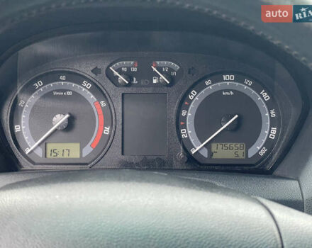 Серый Шкода Фабия, объемом двигателя 1.2 л и пробегом 175 тыс. км за 2800 $, фото 24 на Automoto.ua