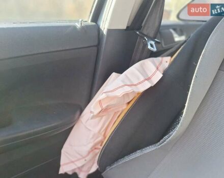 Сірий Шкода Фабія, об'ємом двигуна 1.4 л та пробігом 215 тис. км за 2800 $, фото 11 на Automoto.ua