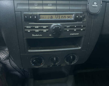 Серый Шкода Фабия, объемом двигателя 1.39 л и пробегом 197 тыс. км за 3950 $, фото 11 на Automoto.ua