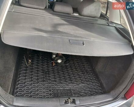 Серый Шкода Фабия, объемом двигателя 1.39 л и пробегом 297 тыс. км за 3800 $, фото 1 на Automoto.ua