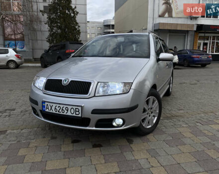 Серый Шкода Фабия, объемом двигателя 1.4 л и пробегом 270 тыс. км за 4900 $, фото 1 на Automoto.ua