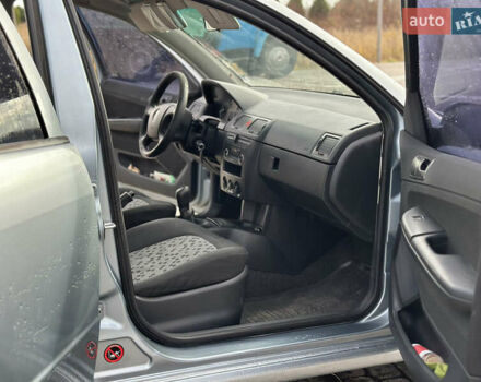 Серый Шкода Фабия, объемом двигателя 1.4 л и пробегом 270 тыс. км за 2550 $, фото 6 на Automoto.ua