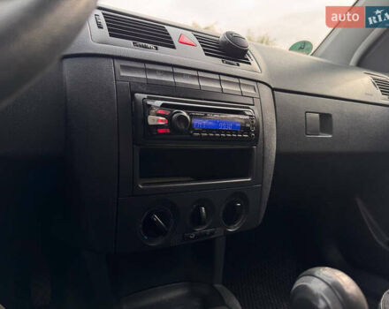 Серый Шкода Фабия, объемом двигателя 1.39 л и пробегом 220 тыс. км за 4200 $, фото 14 на Automoto.ua