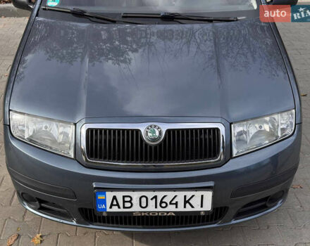 Серый Шкода Фабия, объемом двигателя 1.39 л и пробегом 220 тыс. км за 4200 $, фото 2 на Automoto.ua