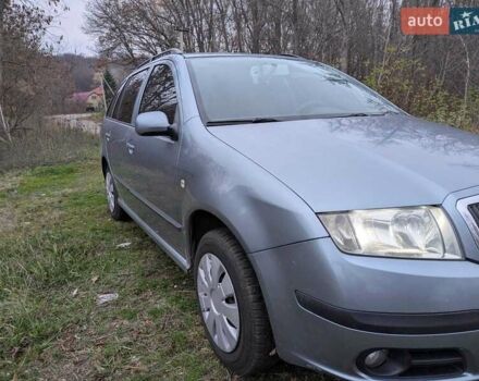 Серый Шкода Фабия, объемом двигателя 1.39 л и пробегом 230 тыс. км за 5000 $, фото 3 на Automoto.ua