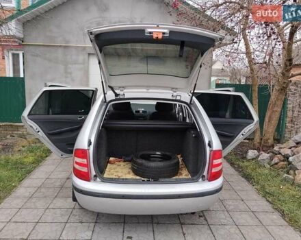 Серый Шкода Фабия, объемом двигателя 1.39 л и пробегом 229 тыс. км за 4500 $, фото 8 на Automoto.ua