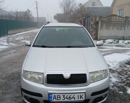 Серый Шкода Фабия, объемом двигателя 1.4 л и пробегом 246 тыс. км за 4200 $, фото 2 на Automoto.ua