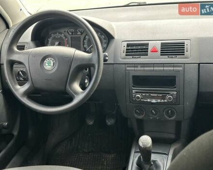 Шкода Фабия 2006 в Киеве на Automoto.ua Серый Шкода Фабия, объемом двигателя 1.2 л и пробегом 158 тыс. км за 4690 $, фото 24 на Automoto.ua