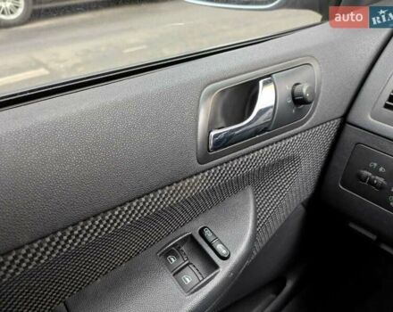 Серый Шкода Фабия, объемом двигателя 1.39 л и пробегом 230 тыс. км за 5000 $, фото 11 на Automoto.ua