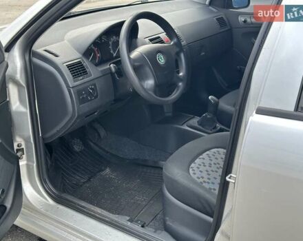 Шкода Фабия 2006 в Киеве на Automoto.ua Серый Шкода Фабия, объемом двигателя 1.2 л и пробегом 158 тыс. км за 4690 $, фото 14 на Automoto.ua