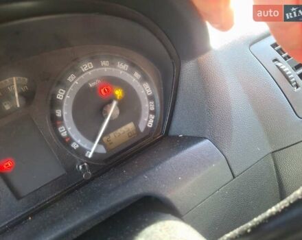 Сірий Шкода Фабія, об'ємом двигуна 1.4 л та пробігом 215 тис. км за 2800 $, фото 13 на Automoto.ua