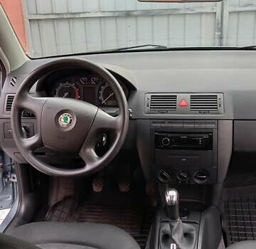 Серый Шкода Фабия, объемом двигателя 1.39 л и пробегом 157 тыс. км за 4900 $, фото 8 на Automoto.ua