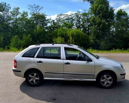 Серый Шкода Фабия, объемом двигателя 1.4 л и пробегом 262 тыс. км за 3800 $, фото 7 на Automoto.ua