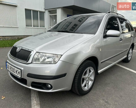 Сірий Шкода Фабія, об'ємом двигуна 1.39 л та пробігом 160 тис. км за 5800 $, фото 3 на Automoto.ua