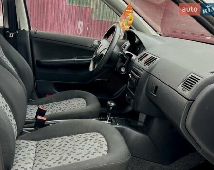 Серый Шкода Фабия, объемом двигателя 1.39 л и пробегом 164 тыс. км за 4444 $, фото 24 на Automoto.ua