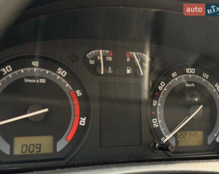 Серый Шкода Фабия, объемом двигателя 1.39 л и пробегом 220 тыс. км за 4200 $, фото 13 на Automoto.ua