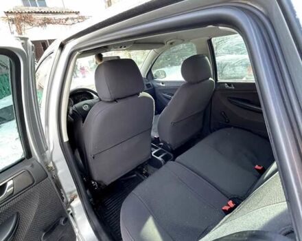 Сірий Шкода Фабія, об'ємом двигуна 1.39 л та пробігом 345 тис. км за 3900 $, фото 7 на Automoto.ua