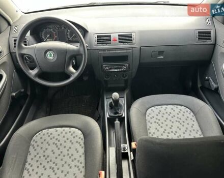 Шкода Фабия 2006 в Киеве на Automoto.ua Серый Шкода Фабия, объемом двигателя 1.2 л и пробегом 158 тыс. км за 4690 $, фото 23 на Automoto.ua