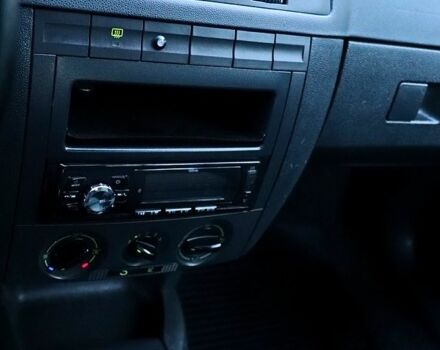 Серый Шкода Фабия, объемом двигателя 1.4 л и пробегом 165 тыс. км за 4999 $, фото 5 на Automoto.ua