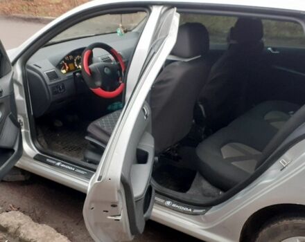 Серый Шкода Фабия, объемом двигателя 1.4 л и пробегом 188 тыс. км за 4199 $, фото 4 на Automoto.ua