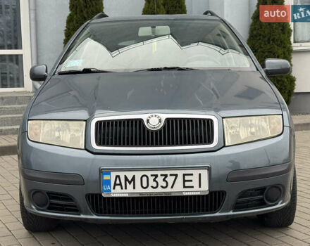 Серый Шкода Фабия, объемом двигателя 1.4 л и пробегом 266 тыс. км за 3998 $, фото 1 на Automoto.ua