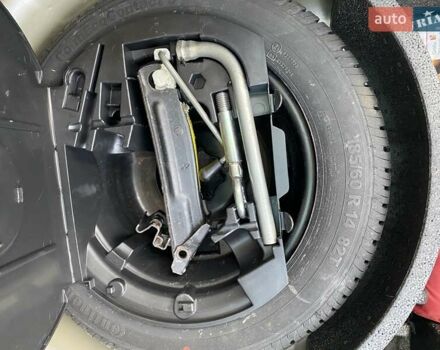 Сірий Шкода Фабія, об'ємом двигуна 1.4 л та пробігом 204 тис. км за 4999 $, фото 21 на Automoto.ua