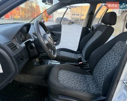 Сірий Шкода Фабія, об'ємом двигуна 1.39 л та пробігом 164 тис. км за 3999 $, фото 22 на Automoto.ua