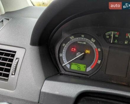 Серый Шкода Фабия, объемом двигателя 1.39 л и пробегом 230 тыс. км за 5000 $, фото 8 на Automoto.ua