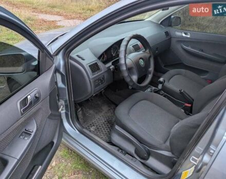 Серый Шкода Фабия, объемом двигателя 1.39 л и пробегом 230 тыс. км за 5000 $, фото 10 на Automoto.ua