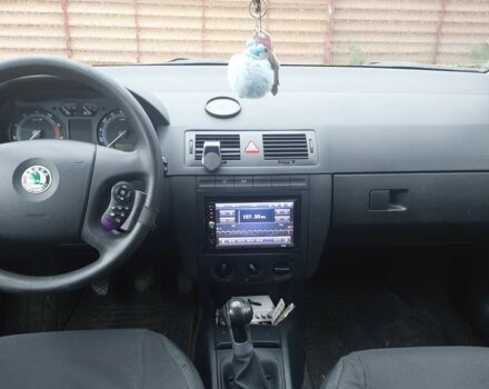 Сірий Шкода Фабія, об'ємом двигуна 1.4 л та пробігом 247 тис. км за 4000 $, фото 7 на Automoto.ua