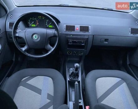 Сірий Шкода Фабія, об'ємом двигуна 1.4 л та пробігом 204 тис. км за 4999 $, фото 17 на Automoto.ua