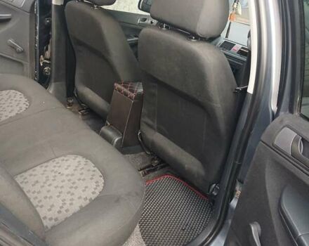 Серый Шкода Фабия, объемом двигателя 1.39 л и пробегом 297 тыс. км за 3800 $, фото 4 на Automoto.ua