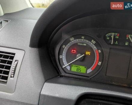 Серый Шкода Фабия, объемом двигателя 1.39 л и пробегом 230 тыс. км за 5000 $, фото 7 на Automoto.ua