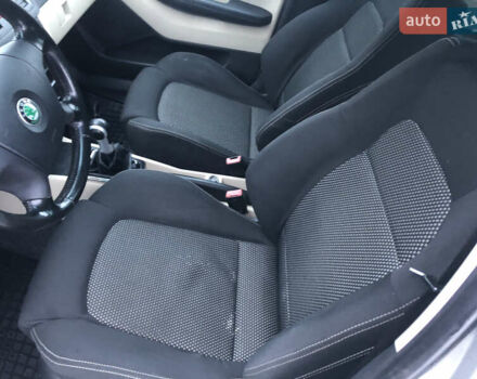 Серый Шкода Фабия, объемом двигателя 1.39 л и пробегом 225 тыс. км за 4300 $, фото 8 на Automoto.ua