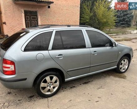 Шкода Фабия 2006 в Умани на Automoto.ua Серый Шкода Фабия, объемом двигателя 1.39 л и пробегом 230 тыс. км за 5500 $, фото 2 на Automoto.ua