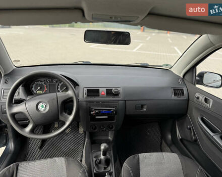 Серый Шкода Фабия, объемом двигателя 1.39 л и пробегом 220 тыс. км за 4200 $, фото 15 на Automoto.ua