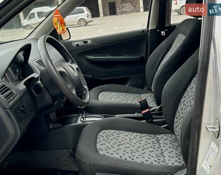 Серый Шкода Фабия, объемом двигателя 1.39 л и пробегом 164 тыс. км за 4299 $, фото 24 на Automoto.ua