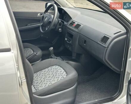 Шкода Фабия 2006 в Киеве на Automoto.ua Серый Шкода Фабия, объемом двигателя 1.2 л и пробегом 158 тыс. км за 4690 $, фото 20 на Automoto.ua