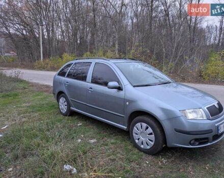 Серый Шкода Фабия, объемом двигателя 1.39 л и пробегом 230 тыс. км за 5000 $, фото 2 на Automoto.ua