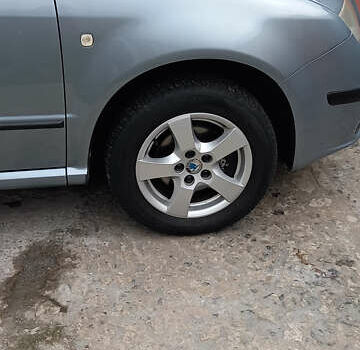 Серый Шкода Фабия, объемом двигателя 1.39 л и пробегом 157 тыс. км за 4900 $, фото 1 на Automoto.ua