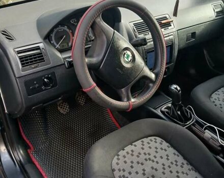 Серый Шкода Фабия, объемом двигателя 1.39 л и пробегом 297 тыс. км за 3800 $, фото 2 на Automoto.ua