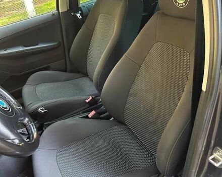 Серый Шкода Фабия, объемом двигателя 1.39 л и пробегом 235 тыс. км за 4000 $, фото 5 на Automoto.ua