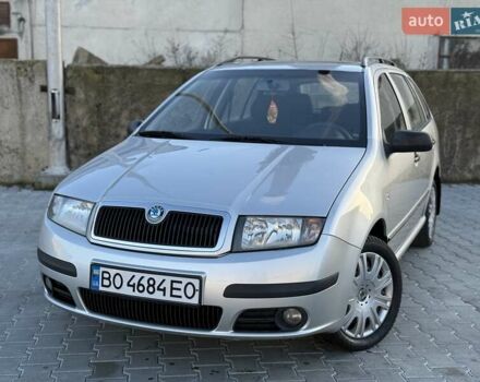 Серый Шкода Фабия, объемом двигателя 1.39 л и пробегом 165 тыс. км за 3950 $, фото 2 на Automoto.ua