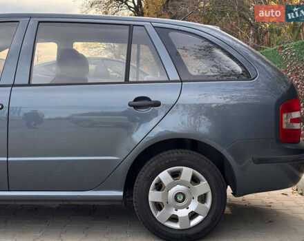 Серый Шкода Фабия, объемом двигателя 1.39 л и пробегом 220 тыс. км за 4200 $, фото 9 на Automoto.ua