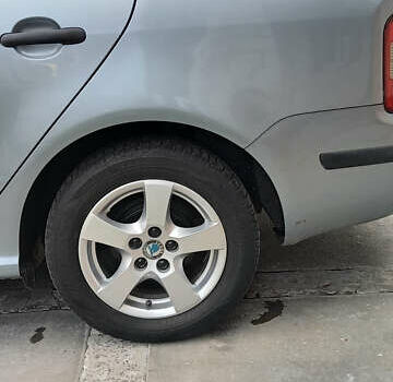 Серый Шкода Фабия, объемом двигателя 1.39 л и пробегом 157 тыс. км за 4900 $, фото 4 на Automoto.ua