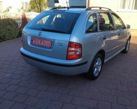 Серый Шкода Фабия, объемом двигателя 1.4 л и пробегом 160 тыс. км за 3950 $, фото 1 на Automoto.ua