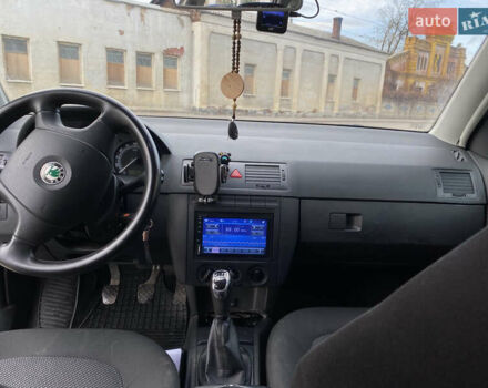 Серый Шкода Фабия, объемом двигателя 1.4 л и пробегом 270 тыс. км за 4900 $, фото 9 на Automoto.ua